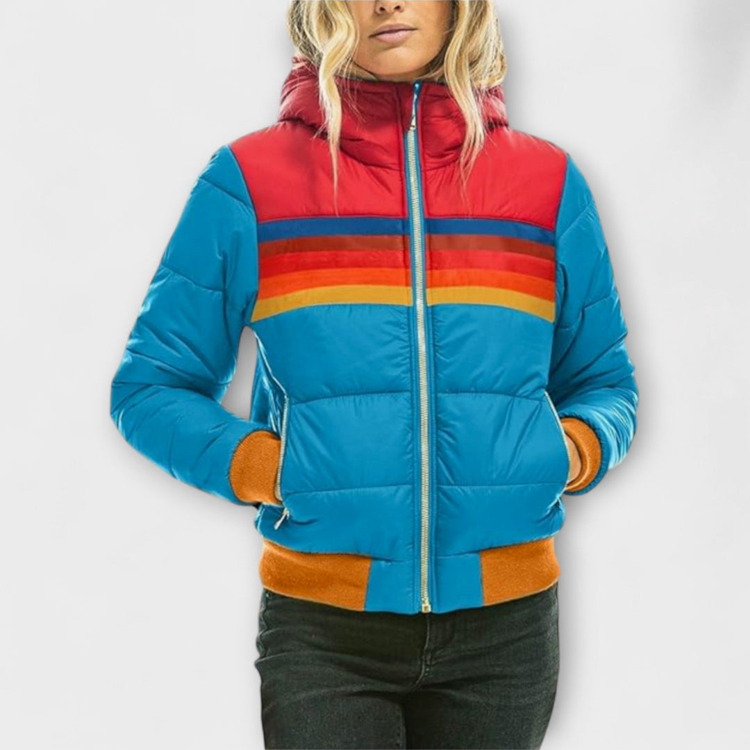 PEGGY | RETROINSPIRERAD PARKA MED MELLANRINGNING OCH ELEGANT MAGTDECKE