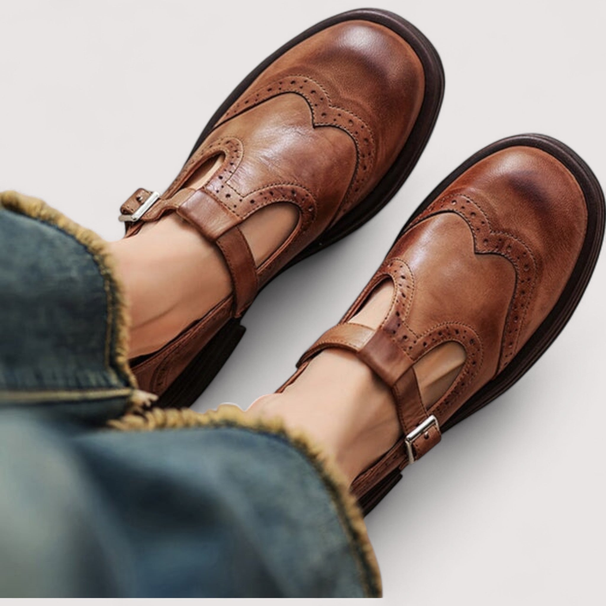 Elisa - Elegant och bekväm vägglampa