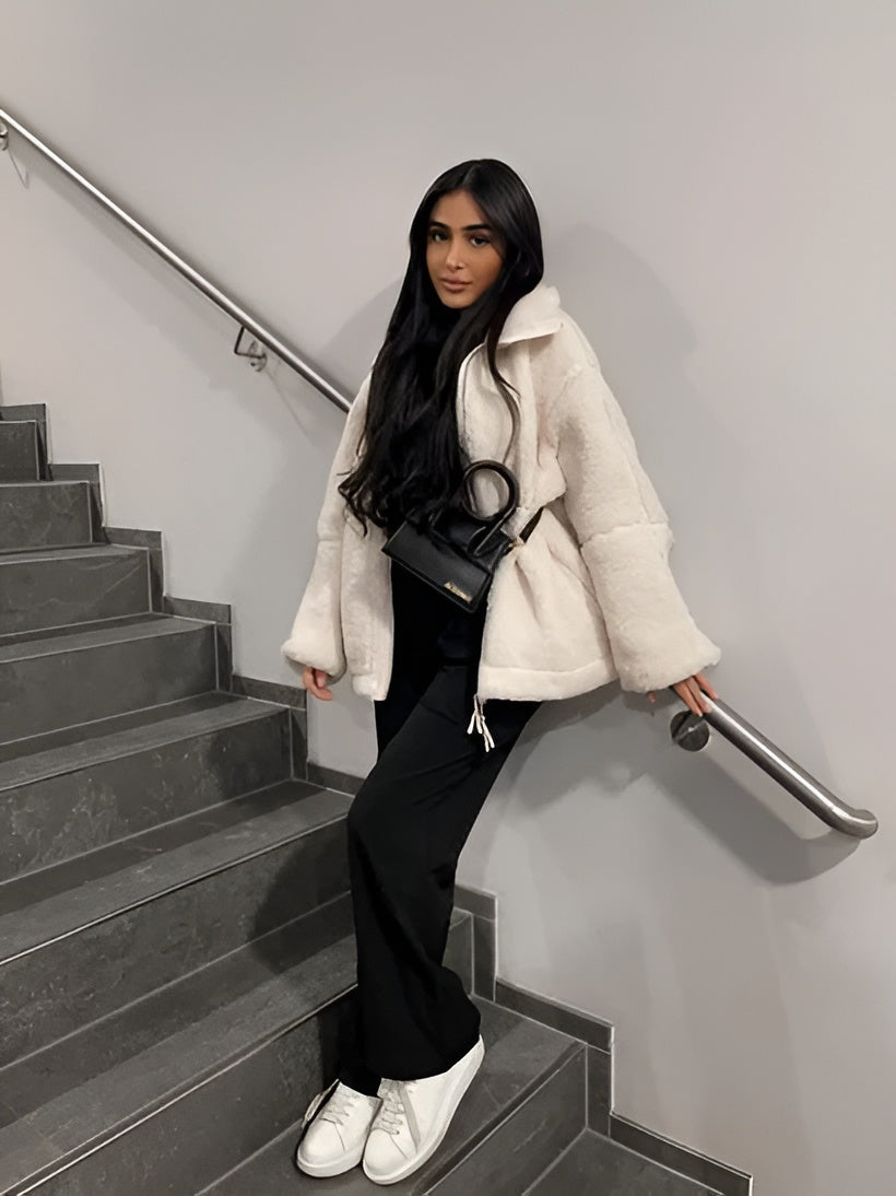 ELSA – MYSIG SHERPAJACKA MED FRAMDRAGKEDJA